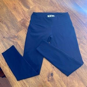 EUC New Balance NB Dry navy blue spandex cropped leggings.  Size S